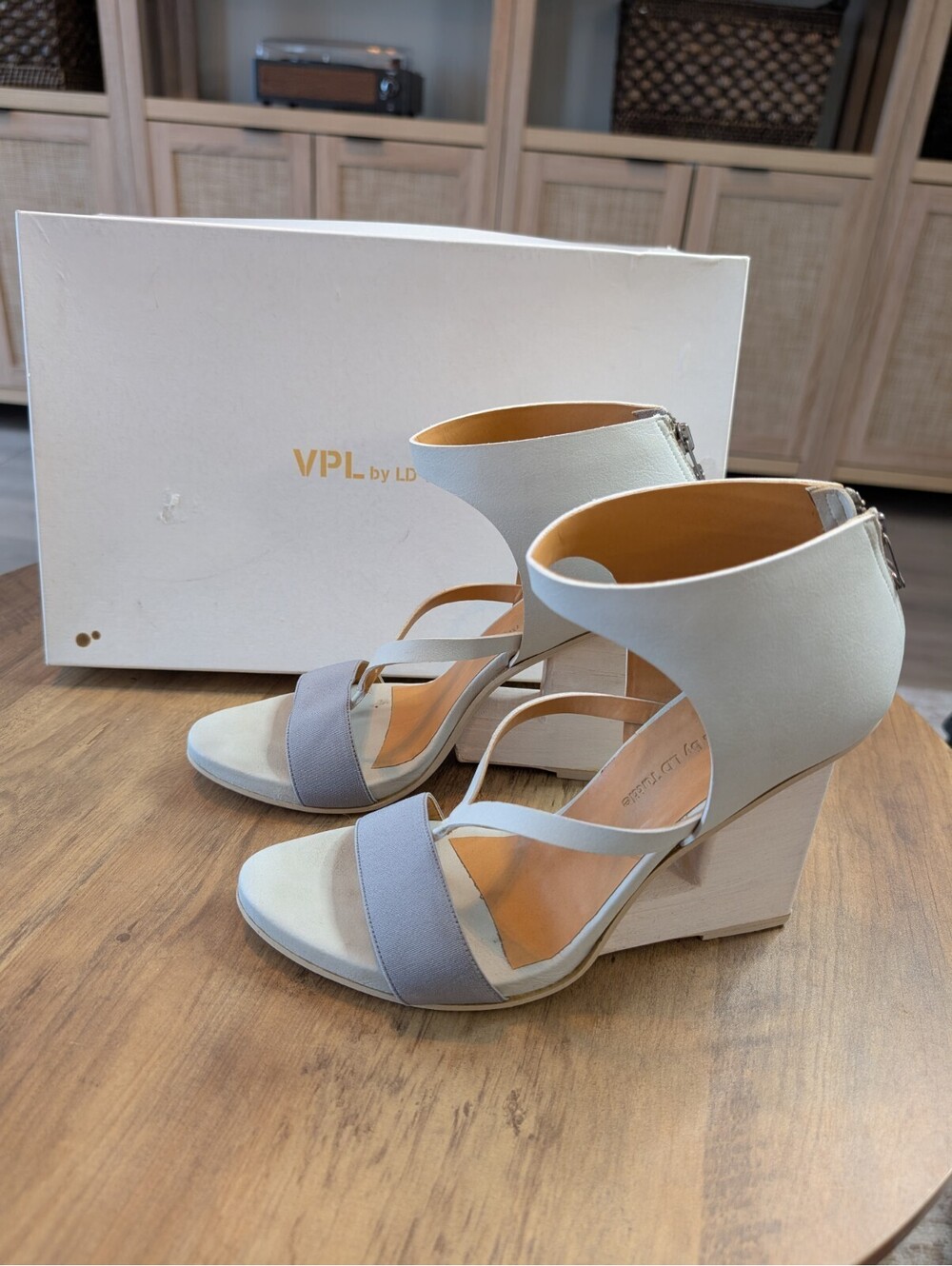 VPL by LD Tuttle Barneys NY Blue Grey Leather Sculpt Wood Heel Sandal 39.5/ 9.5